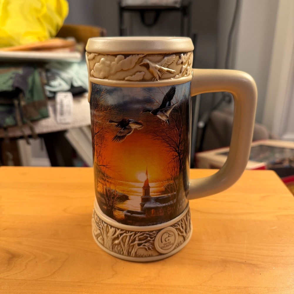 Miller Ducks Unlimited Terry Redlin The Sharing‎ Season Beer Stein 1996 38632